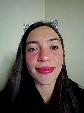 Snapshot of loveuu-bae chatting on 10.18.25 loveuu-bae online show from 10.18.25