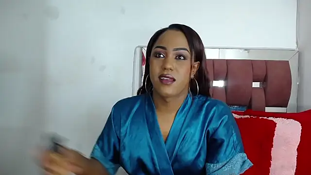 Snapshot of LoraineBigCockTs chatting on 09.16.25 LoraineBigCockTs online show from 09.16.25