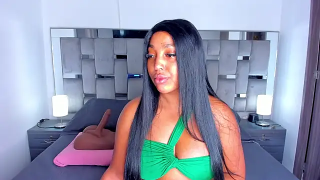 Cammiila online show from 10.10.25