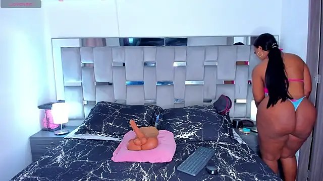 Snapshot of Cammiila chatting on 02.27.26 Cammiila online show from 02.27.26