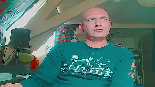 maxhard77 online show from 06.12.26