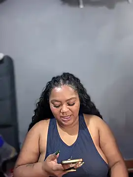 yanza2002 online show from 12.15.24