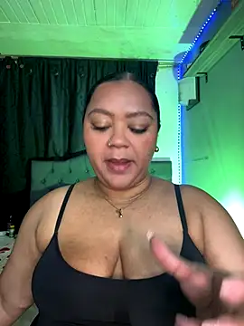 yanza2002 online show from 10.18.25