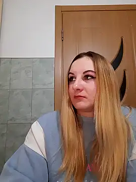 Claraxd8 online show from 02.12.25