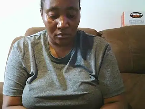 Snapshot of ebonytitts4u chatting on 02.02.25 ebonytitts4u online show from 02.02.25