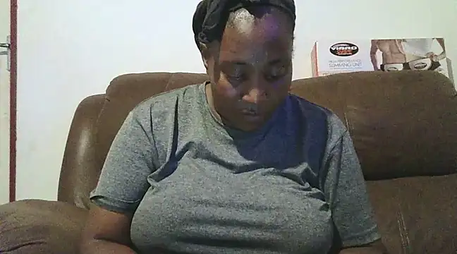 Snapshot of ebonytitts4u chatting on 03.02.25 ebonytitts4u online show from 03.02.25