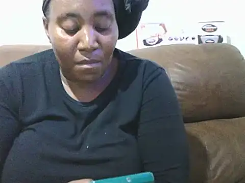 Snapshot of ebonytitts4u chatting on 09.14.25 ebonytitts4u online show from 09.14.25