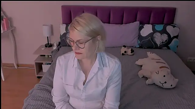 sabrinamacmarren online show from 02.26.25