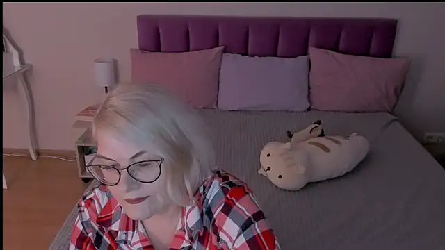 sabrinamacmarren online show from 03.15.25