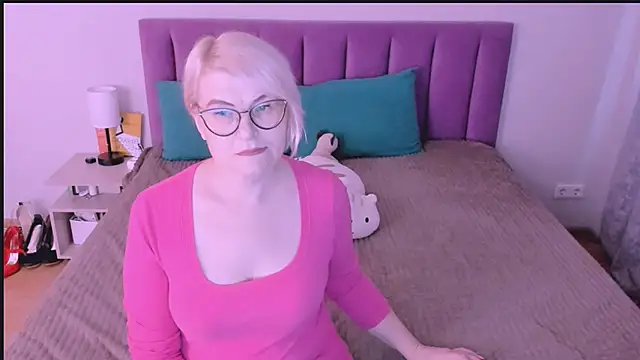 sabrinamacmarren online show from 09.27.25