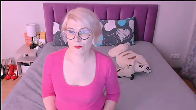 sabrinamacmarren online show from 10.16.25