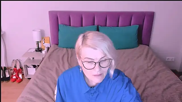 sabrinamacmarren online show from 10.24.25