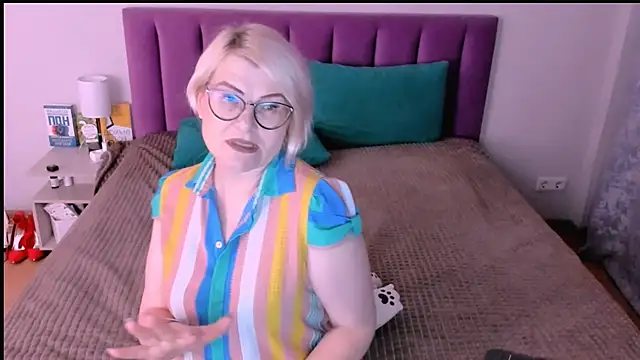 sabrinamacmarren online show from 11.12.25