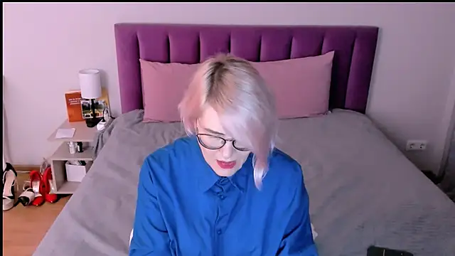 sabrinamacmarren online show from 12.02.25