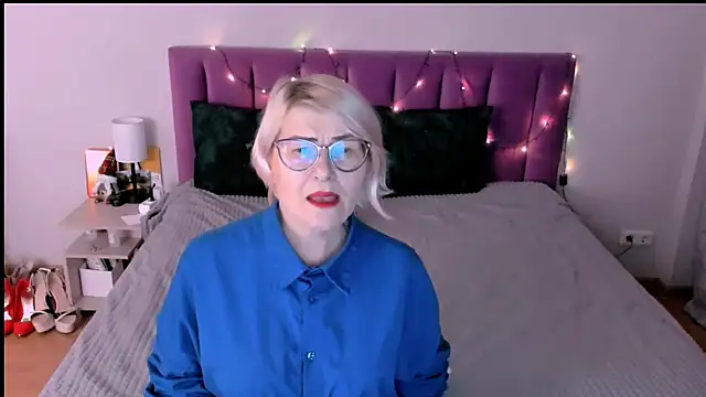 sabrinamacmarren online show from 12.18.25