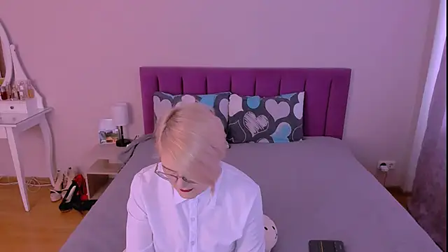 sabrinamacmarren online show from 02.08.26