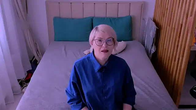 sabrinamacmarren online show from 03.08.26