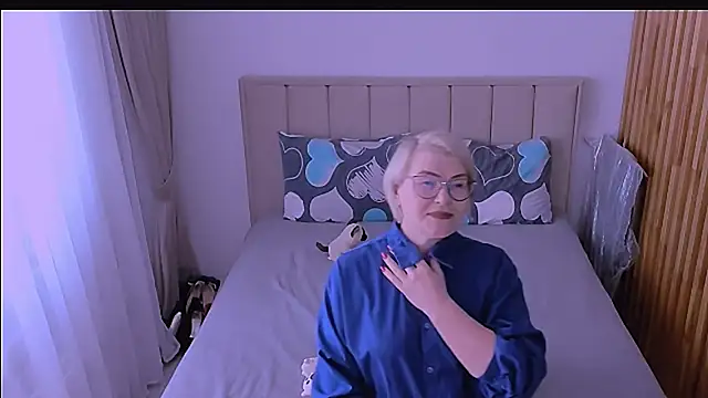 sabrinamacmarren online show from 04.20.26