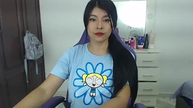 Snapshot of Julieta_Sandia chatting on 01.07.25 Julieta Sandia online show from 01.07.25