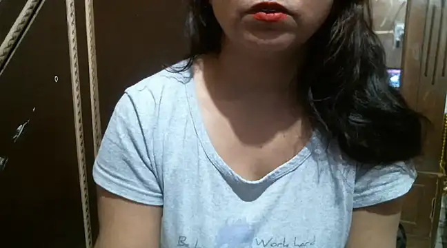 Snapshot of UrsMansi chatting on 02.14.25 UrsMansi online show from 02.14.25