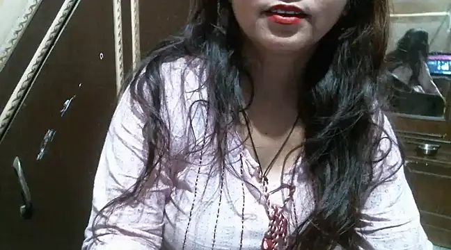 Snapshot of UrsMansi chatting on 03.11.25 UrsMansi online show from 03.11.25