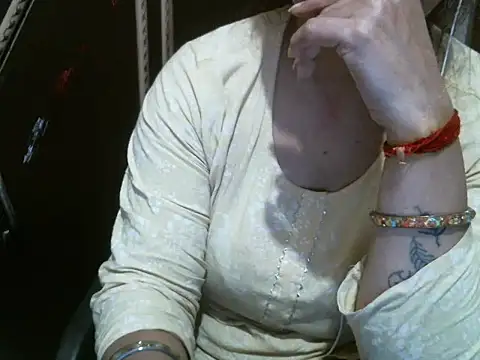 Snapshot of UrsMansi chatting on 11.07.25 UrsMansi online show from 11.07.25