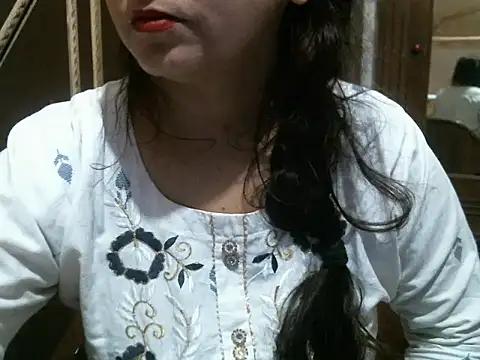 Snapshot of UrsMansi chatting on 11.11.25 UrsMansi online show from 11.11.25