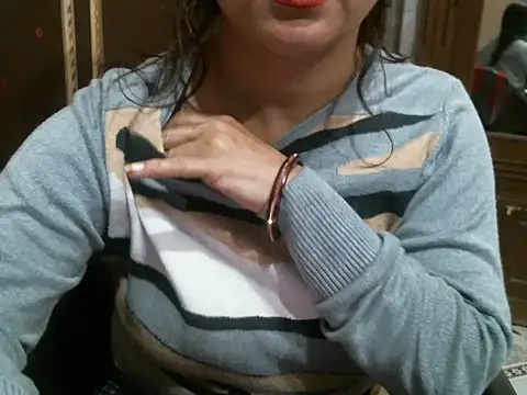 Snapshot of UrsMansi chatting on 11.26.25 UrsMansi online show from 11.26.25