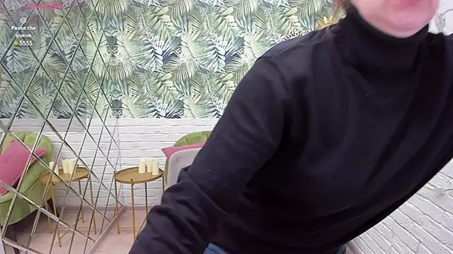 Snapshot of Paris_Cherry chatting on 03.08.25 Paris Cherry online show from 03.08.25