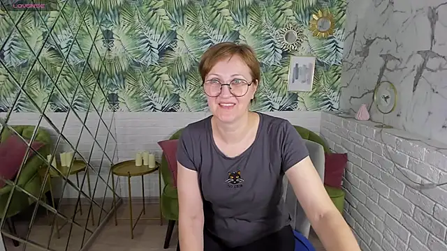 Snapshot of Paris_Cherry chatting on 03.09.25 Paris Cherry online show from 03.09.25