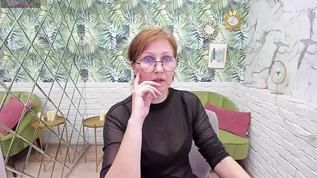 Snapshot of Paris_Cherry chatting on 03.10.25 Paris Cherry online show from 03.10.25