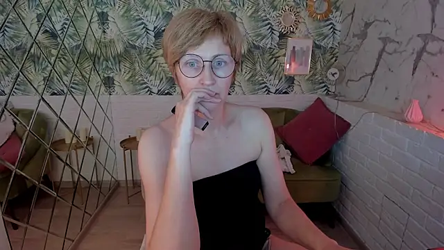 Paris Cherry online show from 08.06.26