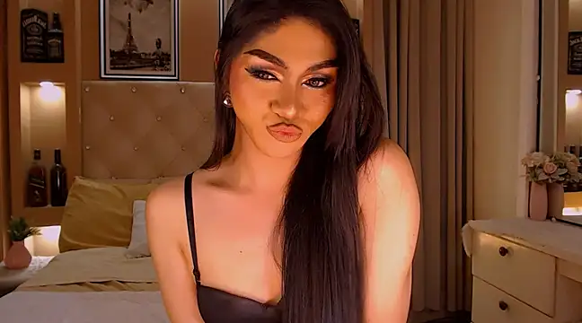 YOUR DREAMWIFE online show from 02.20.25