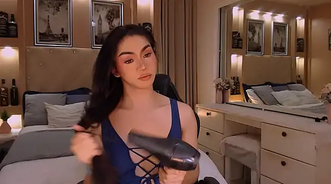 YOUR DREAMWIFE online show from 03.20.25