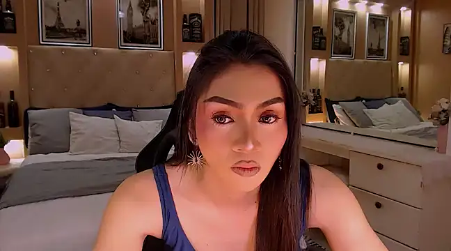 YOUR DREAMWIFE online show from 03.21.25
