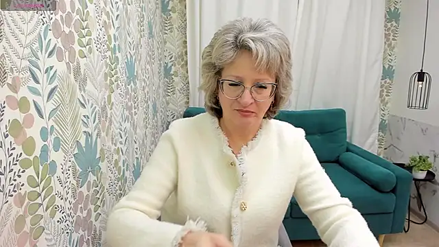 EvelynJoyful online show from 02.06.25