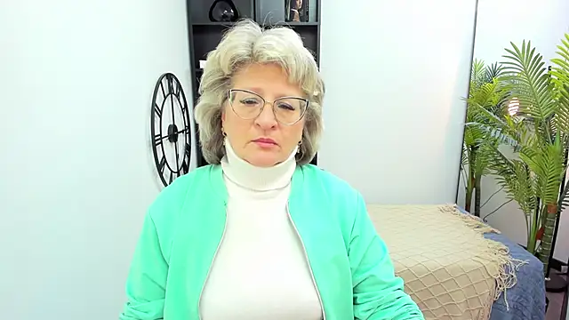 Snapshot of EvelynJoyful chatting on 01.13.26 EvelynJoyful online show from 01.13.26