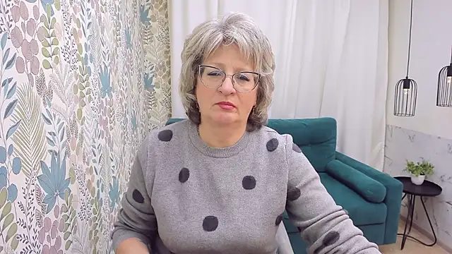 Snapshot of EvelynJoyful chatting on 02.02.26 EvelynJoyful online show from 02.02.26