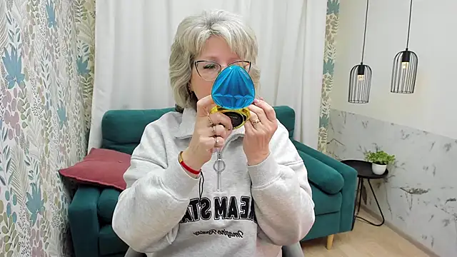 EvelynJoyful online show from 04.20.26