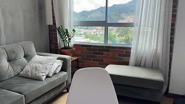 illaroom online show from 03.18.25