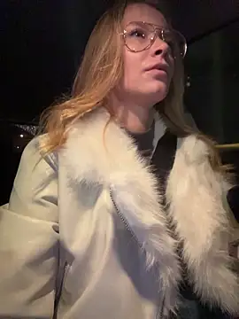 Snapshot of AnastasiaAniess chatting on 12.20.25 AnastasiaAniess online show from 12.20.25