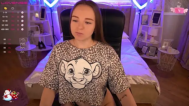 Snapshot of FoxyShy chatting on 01.09.25 FoxyShy online show from 01.09.25