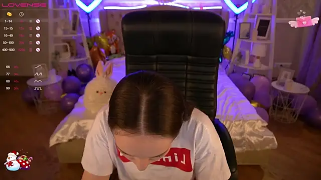 Snapshot of FoxyShy chatting on 01.24.25 FoxyShy online show from 01.24.25