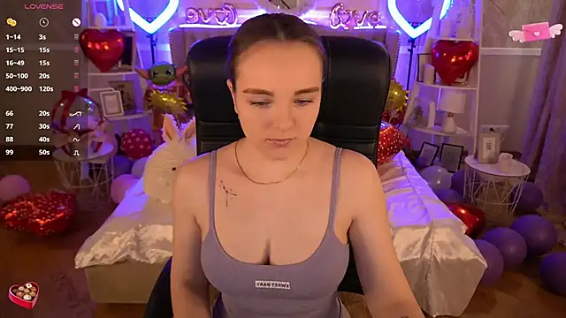 Snapshot of FoxyShy chatting on 02.20.25 FoxyShy online show from 02.20.25