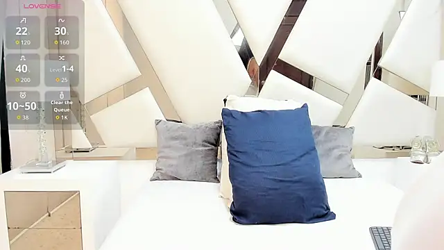 MilfVictoria online show from 10.11.25