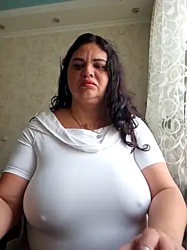 Snapshot of littleRikka chatting on 11.05.25 littleRikka online show from 11.05.25