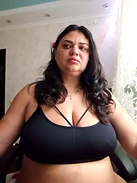 Snapshot of littleRikka chatting on 11.07.25 littleRikka online show from 11.07.25