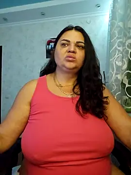 Snapshot of littleRikka chatting on 11.07.25 littleRikka online show from 11.07.25