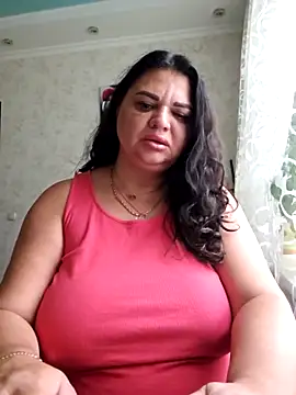 Snapshot of littleRikka chatting on 11.08.25 littleRikka online show from 11.08.25