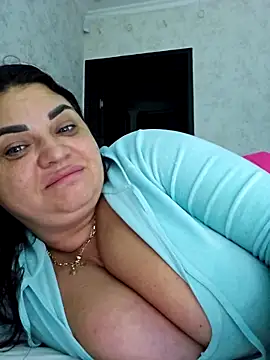 Snapshot of littleRikka chatting on 12.17.25 littleRikka online show from 12.17.25